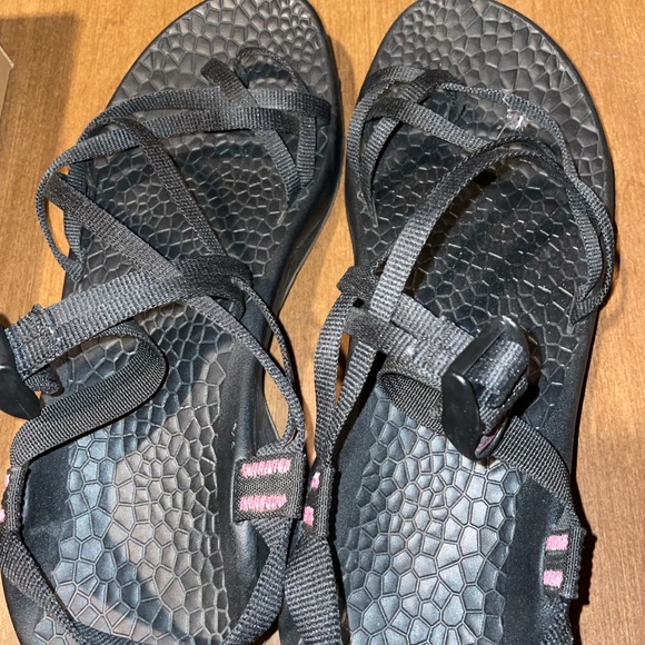 Women’s Double Strap Updraft Chacos - Picture 3 of 6